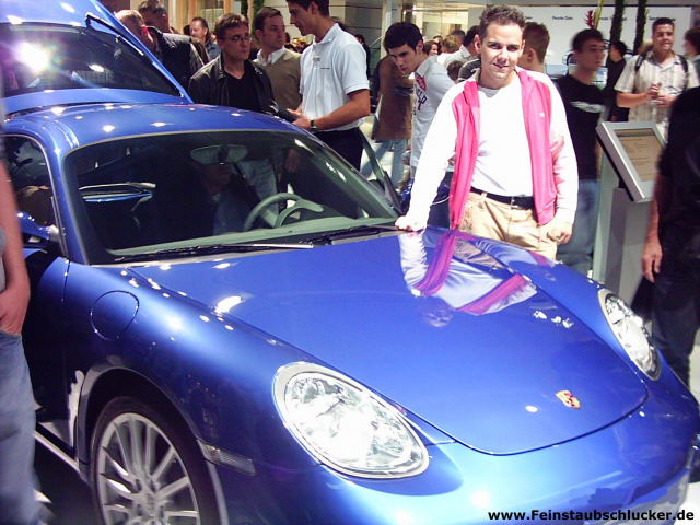 Alex mit Porsche Cayman