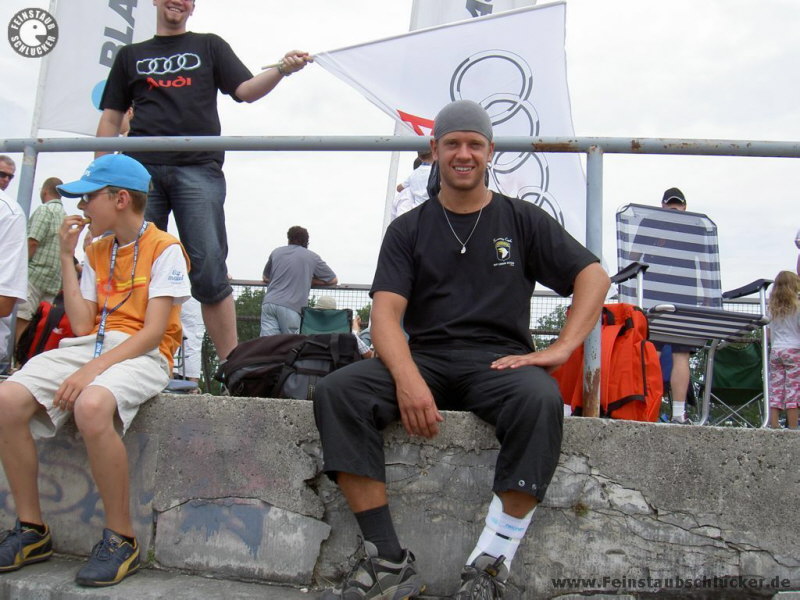 Markus vor Audi-Fahne